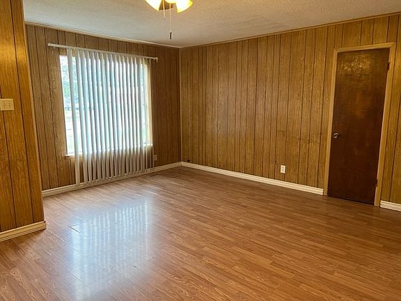 5th image of 107 Nueva Dr