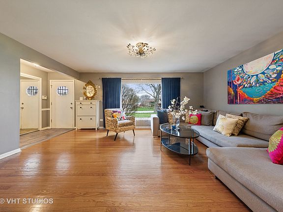 3rd image of 7120 Blackburn Ave