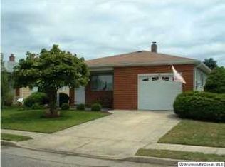 28 Eldorado St, Toms River, NJ 08757