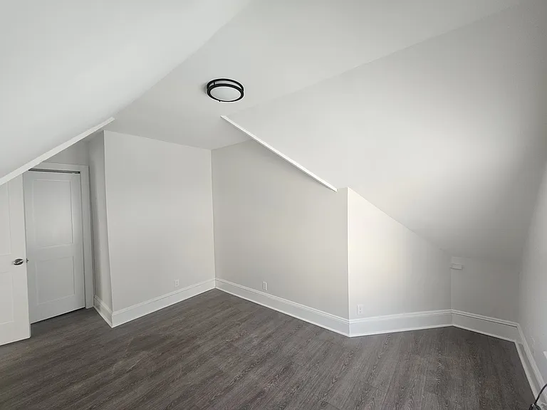 2949 Fairfield Ave #2 — Photo 8