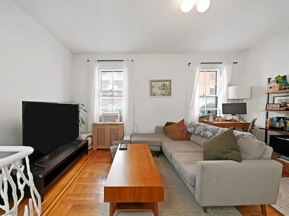 498 Bergen Street image 2 of 11