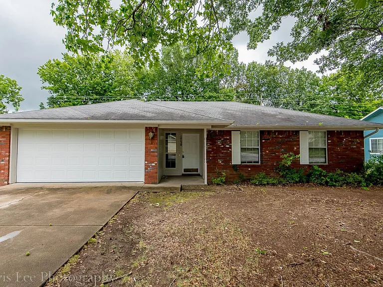 1754 N Salem Rd — Photo 2