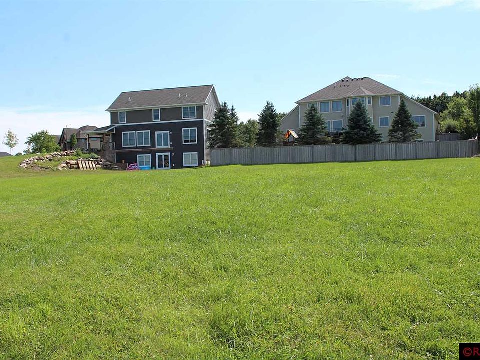 1st image of 205 Rosewood Dr