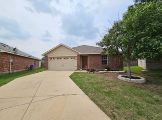 1517 Queens Brook Ln, Fort Worth, TX 76140