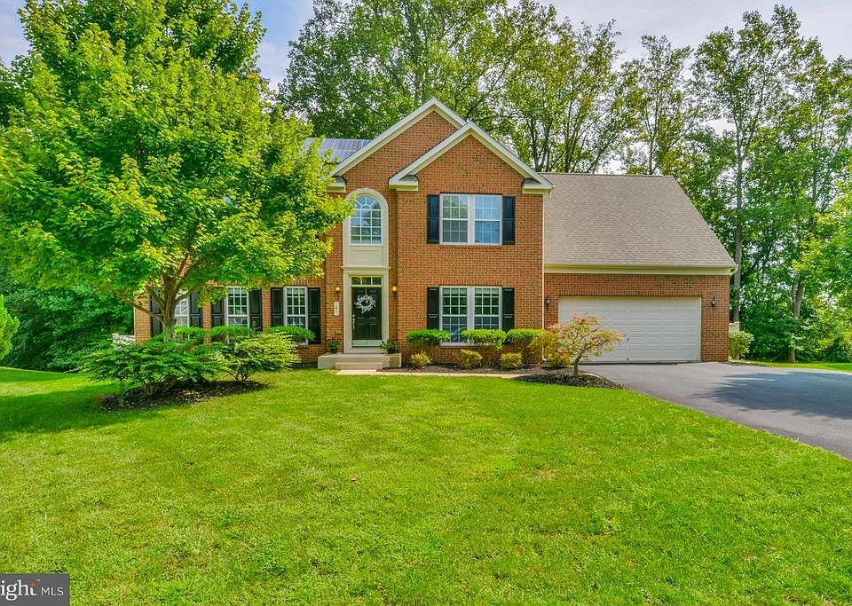 1st image of 6 Cattail Ln