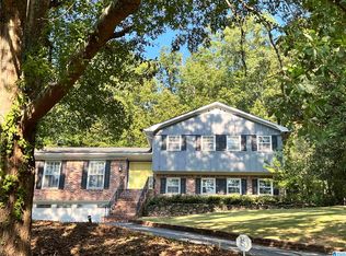 1384 Starcross Dr, Vestavia Hills, AL 35216