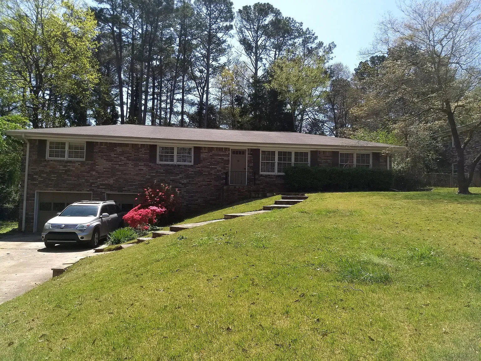 4 bed, 2000 sqft, $2,150 — Photo 3
