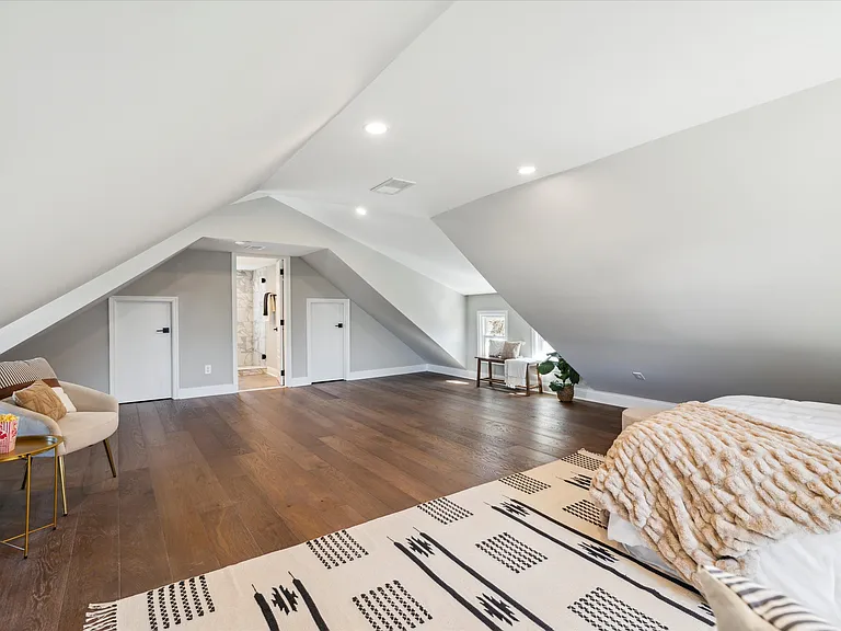 933 Henry Ave — Photo 34