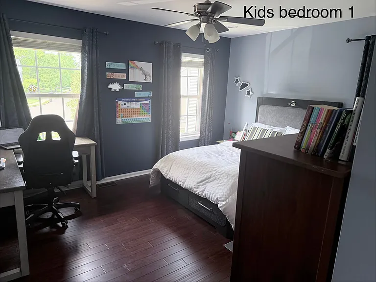 135 Marion Dr — Photo 30