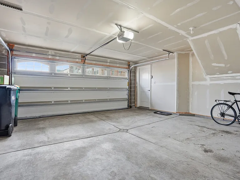 404 Aprilmae Way — Photo 42