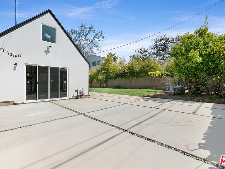 2316 Hill St — Photo 22