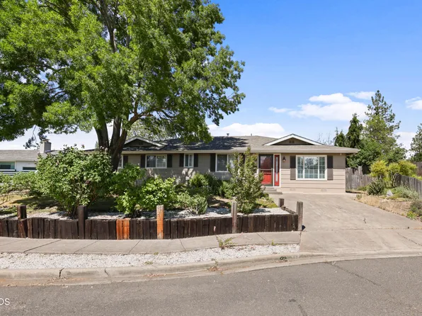 619 Kings Ct, Central Pt, OR 97502
