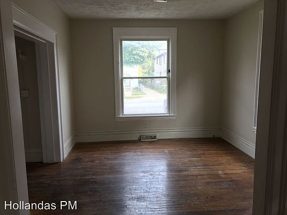 4th image of 1010 Franklin St SE