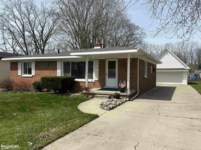 5316 Pointe Dr, East China, MI, 48054