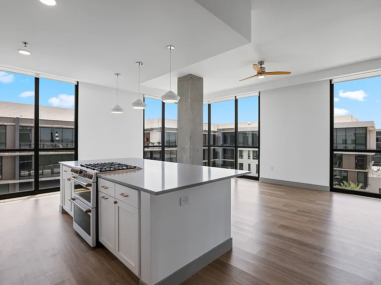 B12 Penthouse