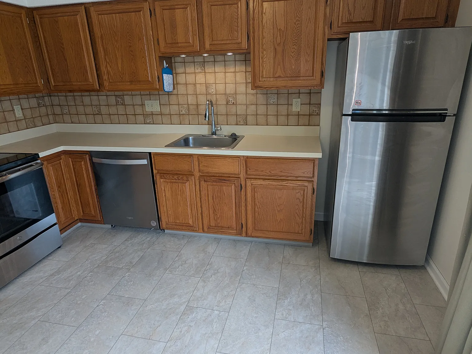 2 bed, 1.5 bath, 1010 sqft, $1,800 — Photo 3