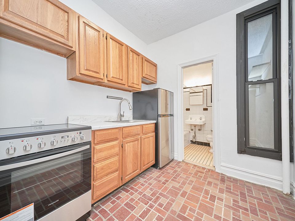 2nd image of 421 E 80th St APT 2C