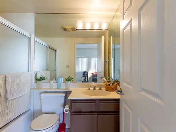 3rd image of 8651 W Olympic Blvd APT 305