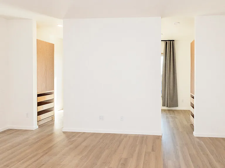 1614 6th Ave #201 — Photo 3