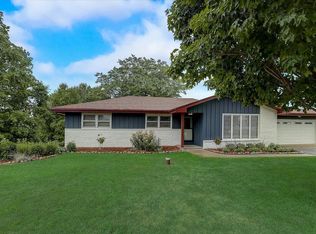 W376N6855 Pheasant Run, Oconomowoc, WI 53066