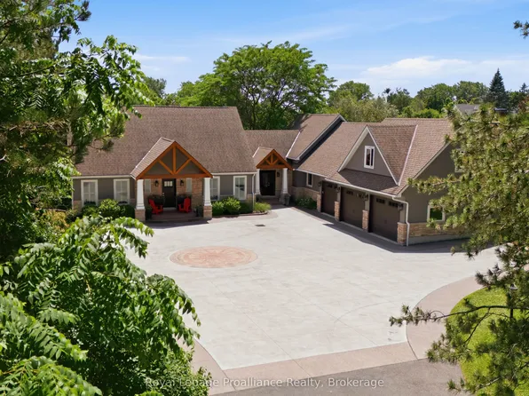 658 Old Highway 2 Ave, Quinte West, ON K8V 5P5