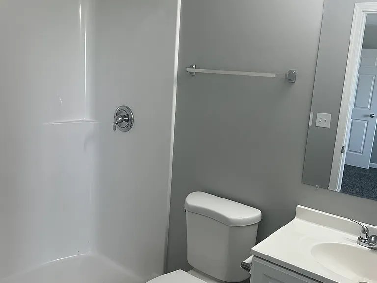 2401 W 18th St #4 — Photo 6