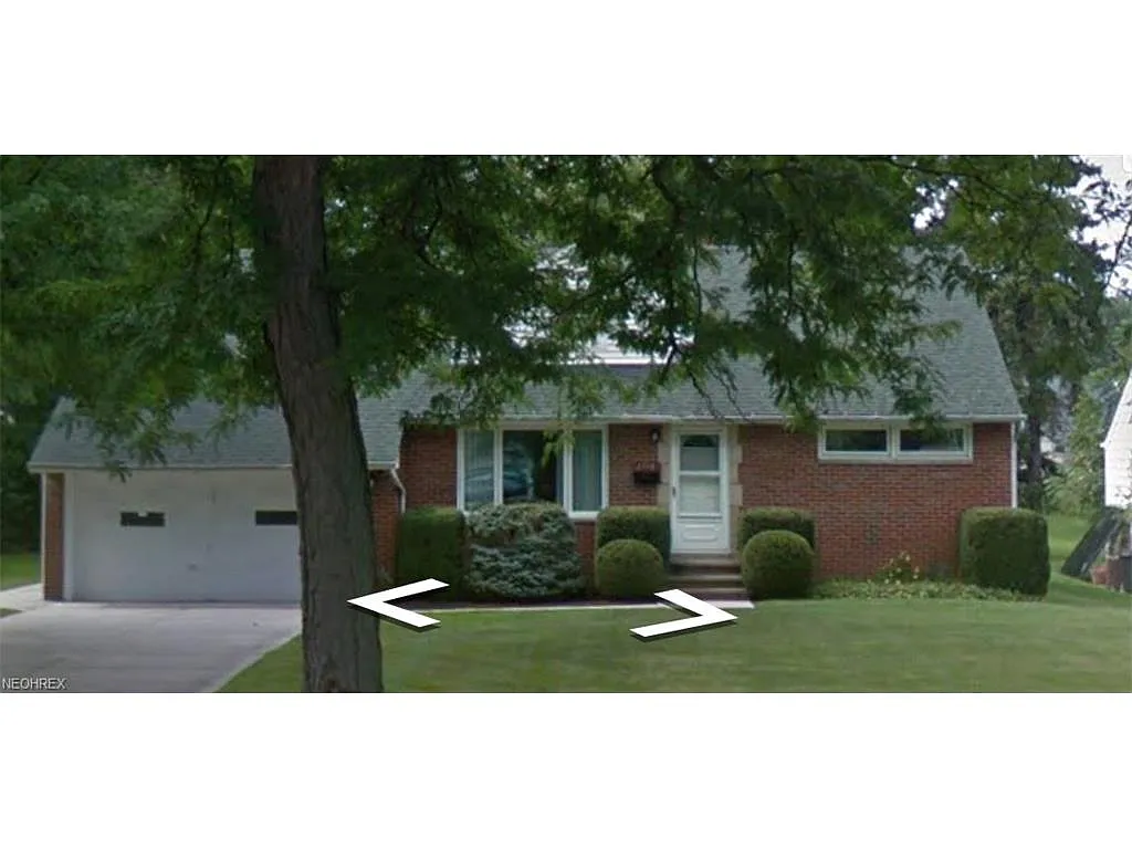 1758 Skyline Dr photo 1