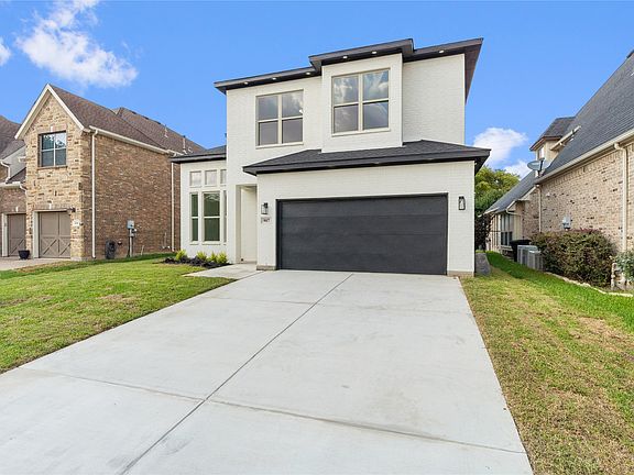 2nd image of 907 Saint George Pl