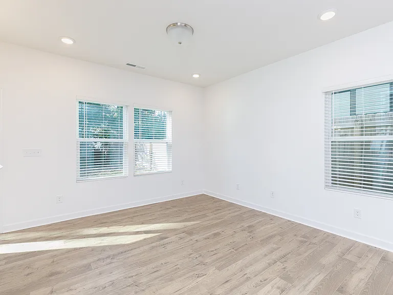 1432 Anderson St — Photo 21