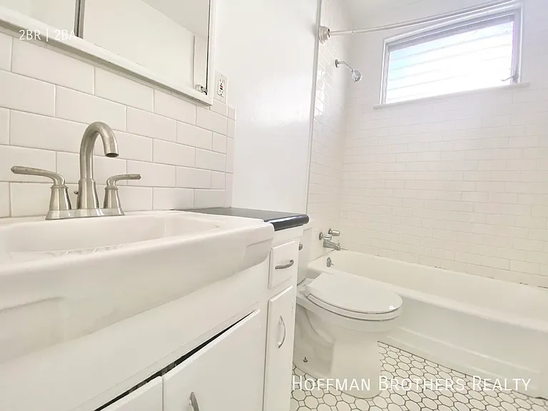 1162 N Orange Grove Ave #1 — Photo 8