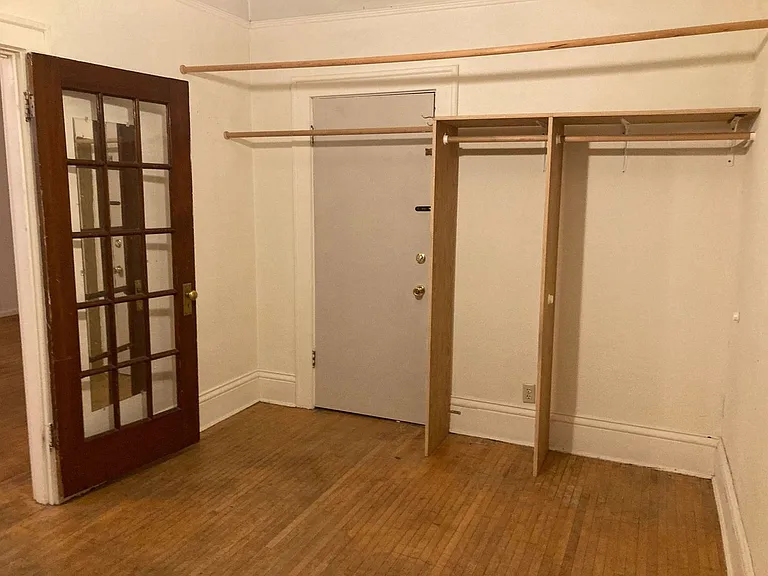 545 NE Oak St — Photo 17