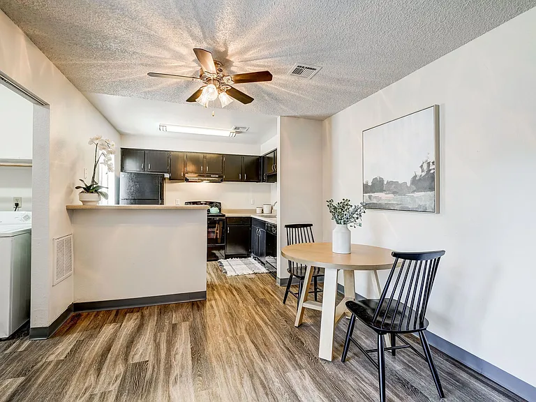 Ridgeview Place — Photo 1