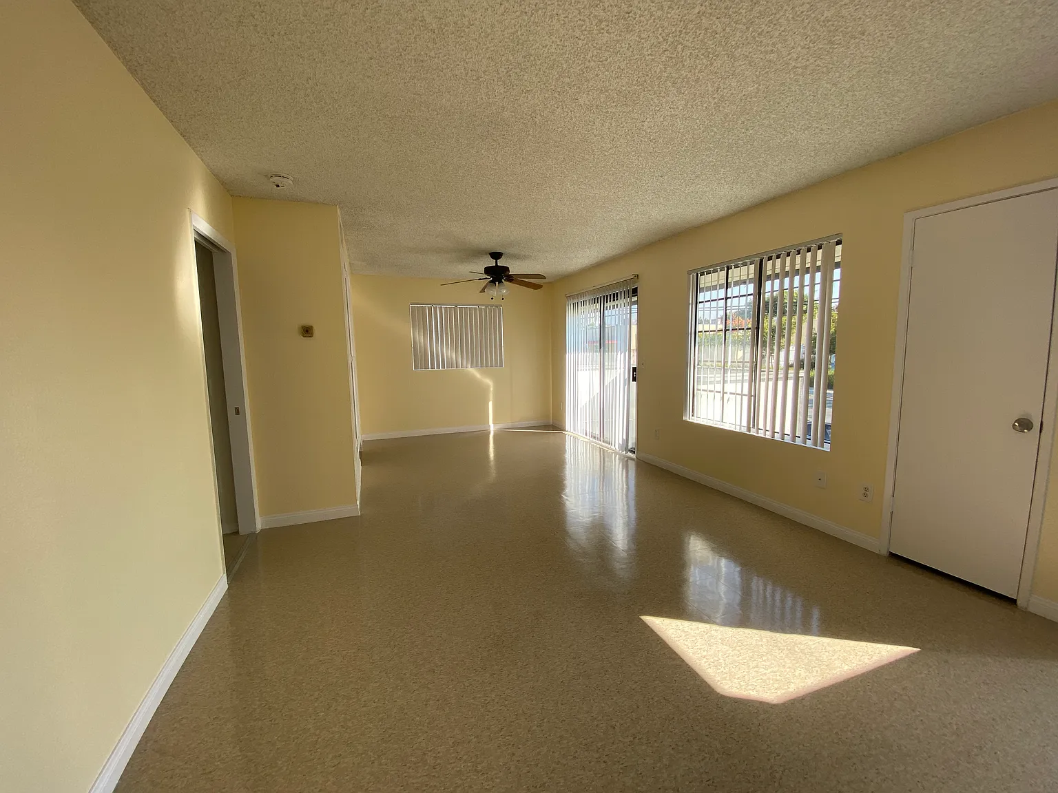 2 bed, 800 sqft, $2,500 — Photo 4