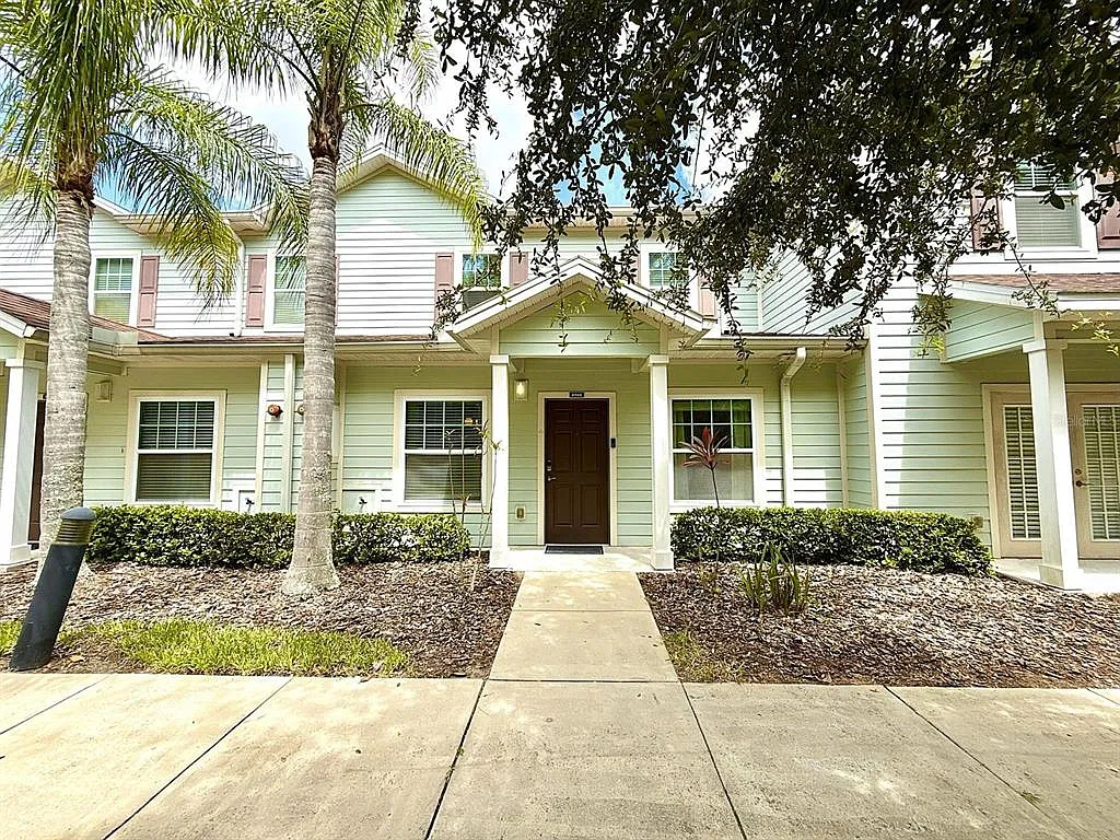 3 bed, 2.0 bath, 1300 sqft, $1,800 — Photo 1