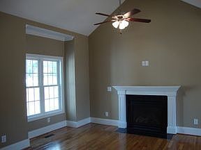 5th image of 174 Stillwater Ln