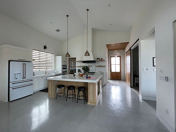 3rd image of 640 Bir Cir