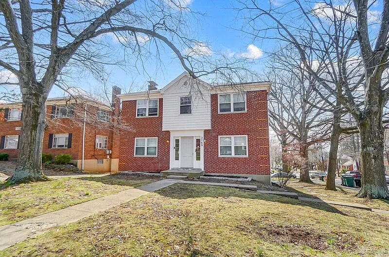 Building Photo - 2769 Losantiville Ave #2