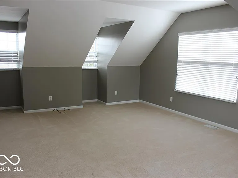 6255 Canterbury Dr — Photo 15