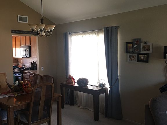 3rd image of 1919 Kingsbury Dr