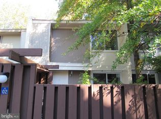 2202 Southgate Sq, Reston, VA 20191