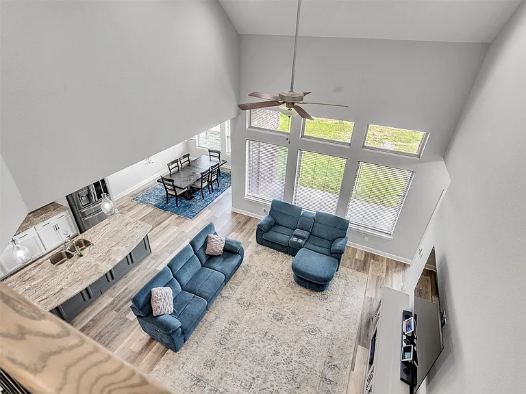 32212 Highwood Green Ln — Photo 14