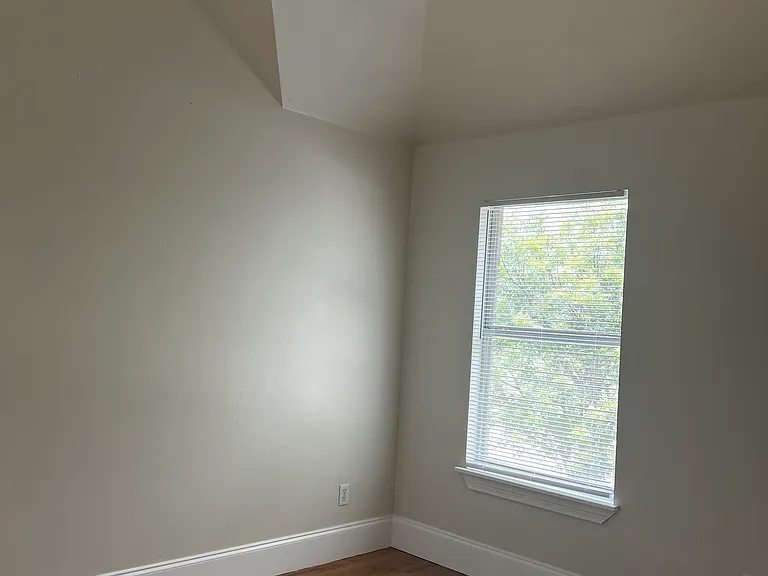 BEDROOM2