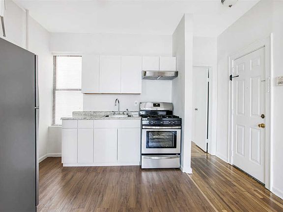 3rd image of 23 Belvidere Ave APT 1