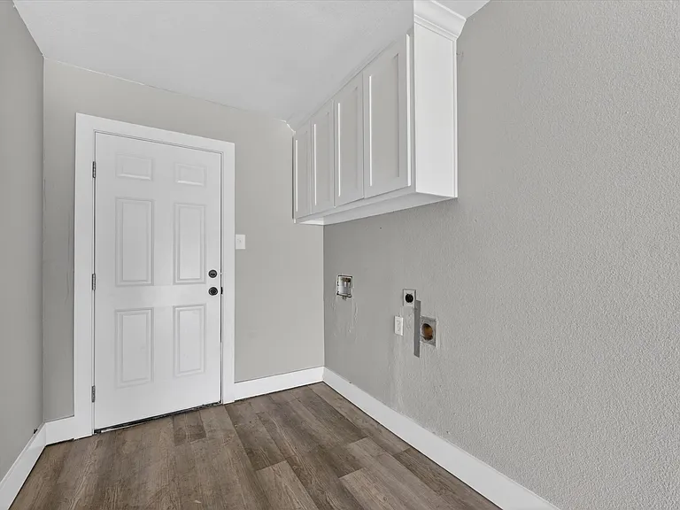1275 McKinney Cir — Photo 3