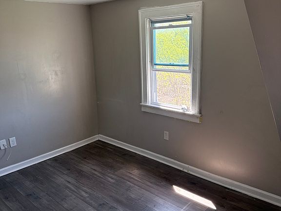 2nd image of 547 E Utica St #3