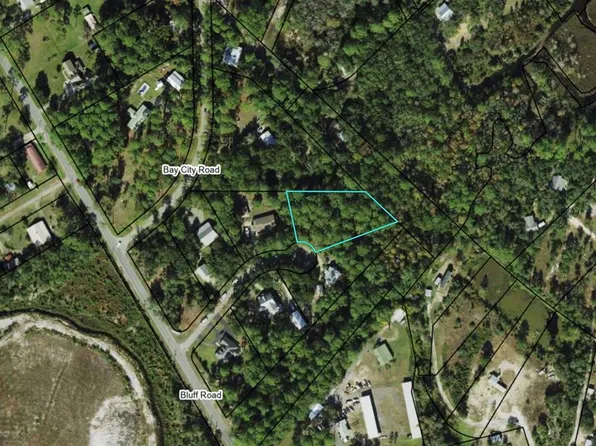 4 Sacagawea Trl, Apalachicola, FL 32320