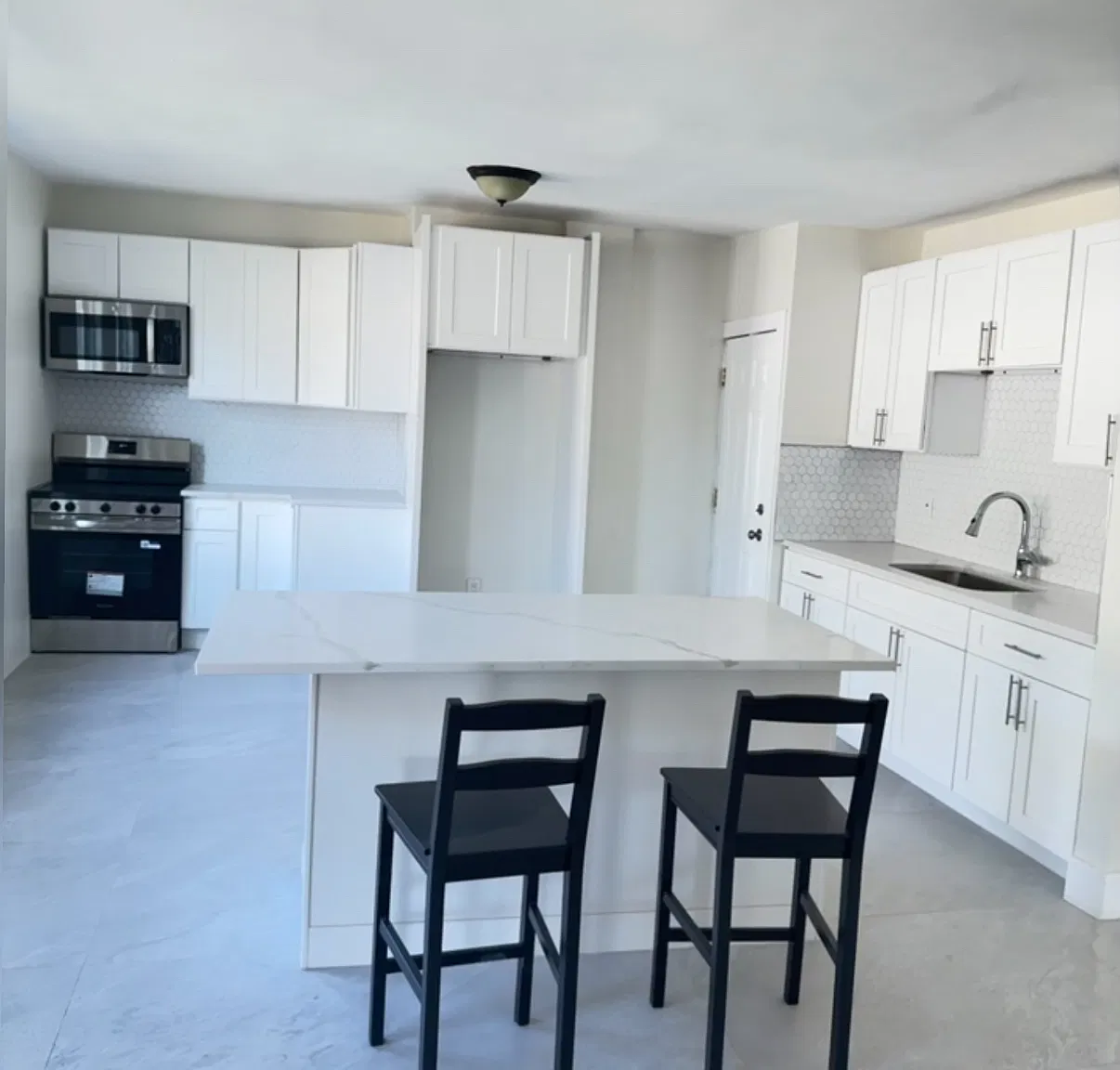 3 bed, $2,350 — Photo 1