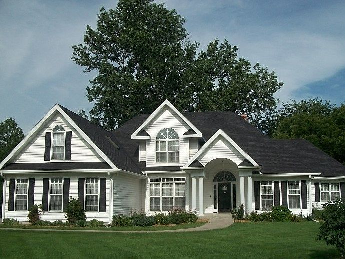 1st image of 2110 Oaklawn Dr