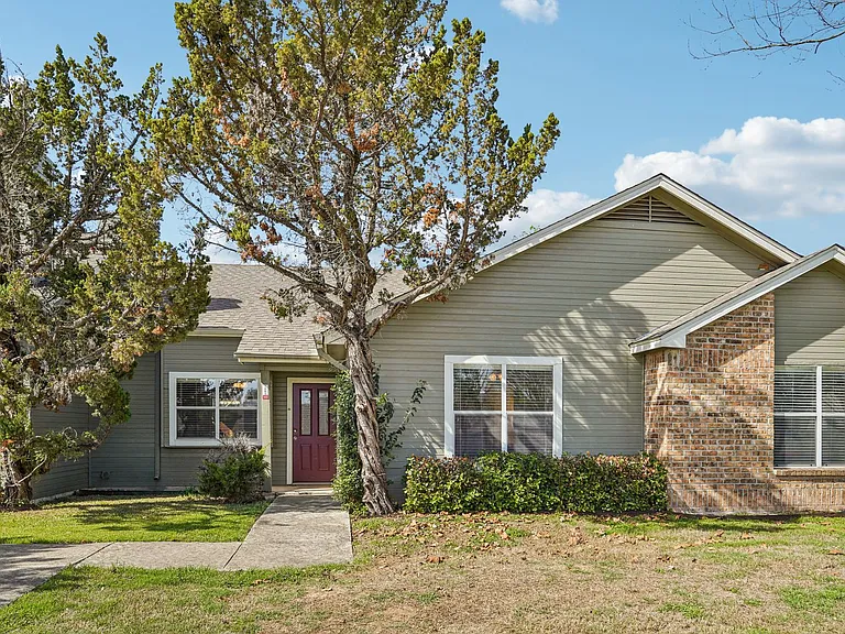 Country View Apartments — Photo 36