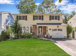 1639 Sycamore Ave, Merrick, NY 11566